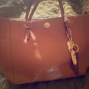 Coach
Coach Crossgrain Turnlock Tote, Saddle